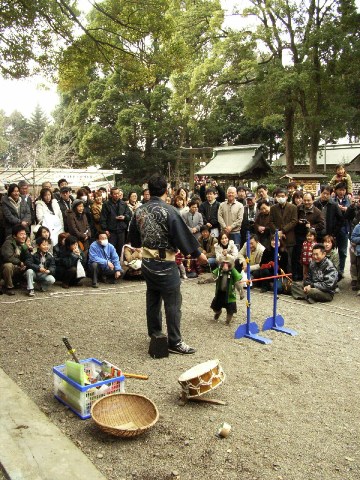 偕楽園（水戸）の神社に居た猿回し