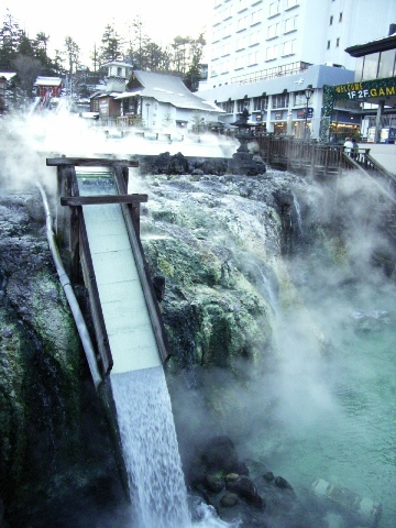 草津温泉の湯畑（ゆばたけ・各旅館に回す前にお湯をこうやって冷ましているらしい）