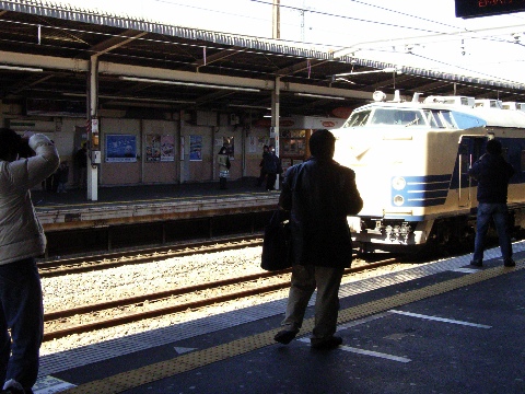 武蔵野線西国分寺駅に停まっていた583系