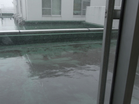 取手協同病院（JAとりで総合医療センター） 3階病室よりの雨の景色