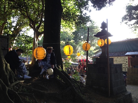 常陸國總社宮に神様を戻して一息の町の人