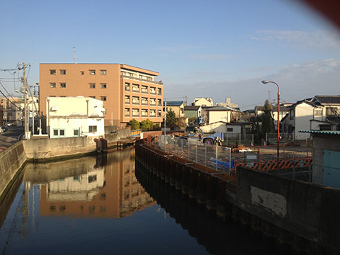 浦安駅から少し歩いた境川