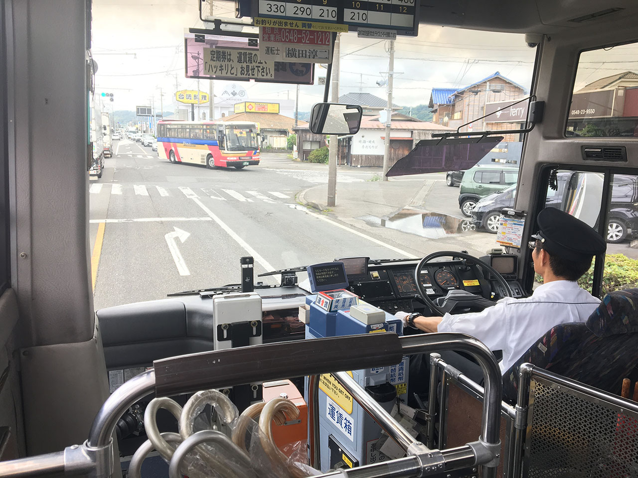 しずてつジャストライン 特急相良線の車内 “しずてつジャストライン